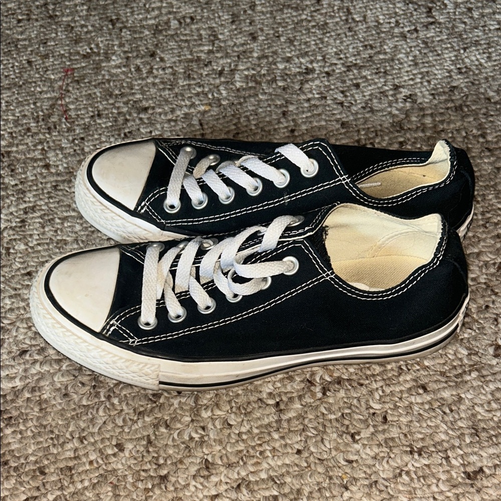 Unisex Classic Black and White Sneakers size 5 men 7 women - Picture 2 of 6